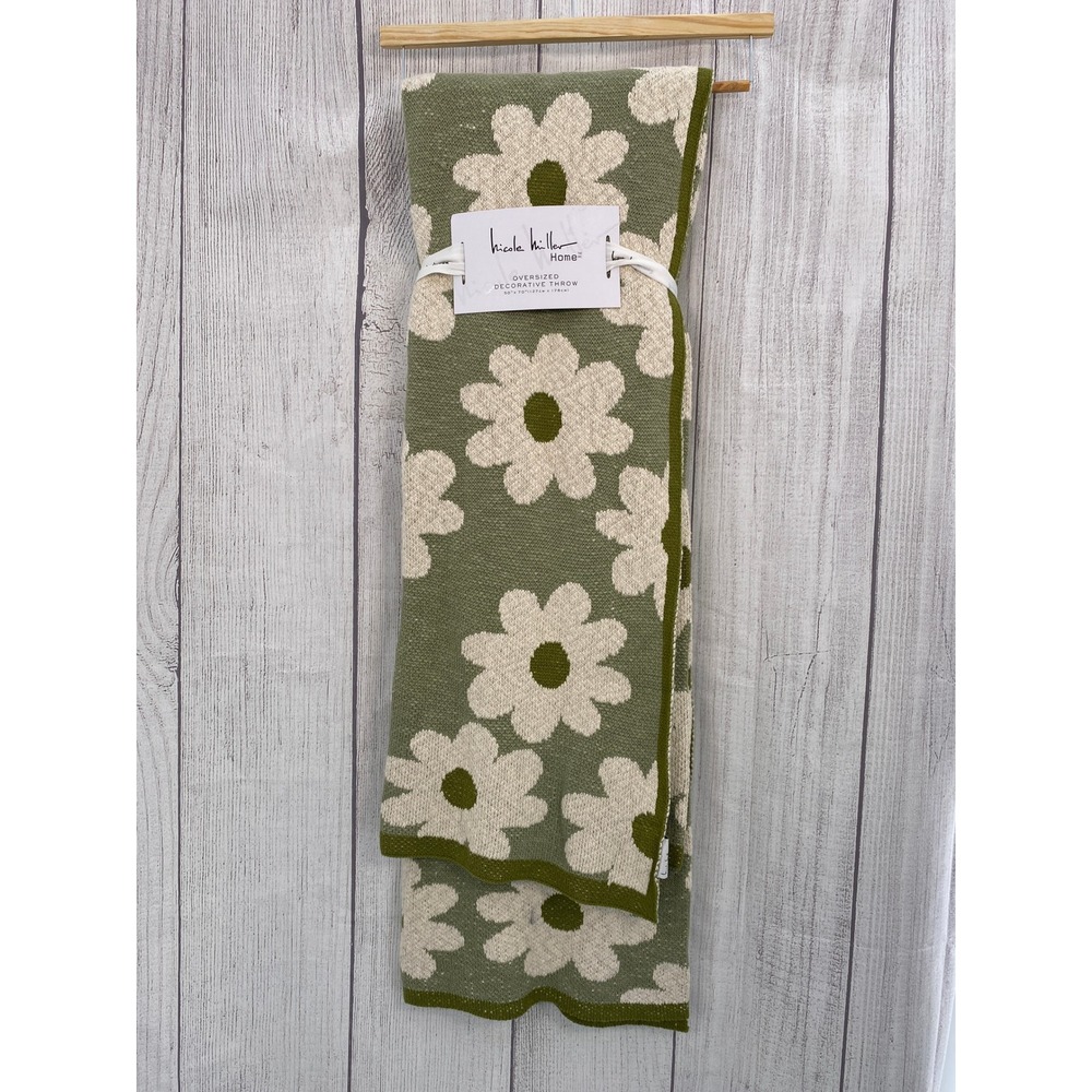 Nicole Miller Home Throw Blanket 50x70 Green Cream Floral Daisy Oversized Cozy